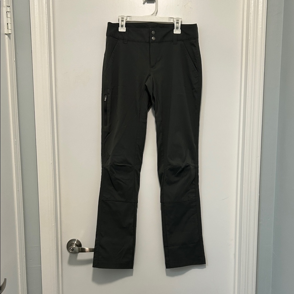 Columbia woman green Outdoor Pants size 2